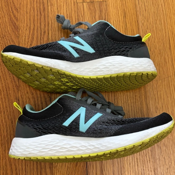 New Balance Shoes - New Balance Fresh Foam Sneakers Women’s 6 Multicolor Arishi Running Shoes